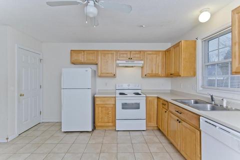 129 Moxon St, Springfield, MA 01151 photo 4
