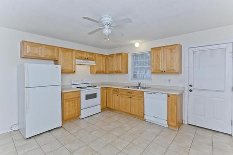 129 Moxon St, Springfield, MA 01151 photo 3