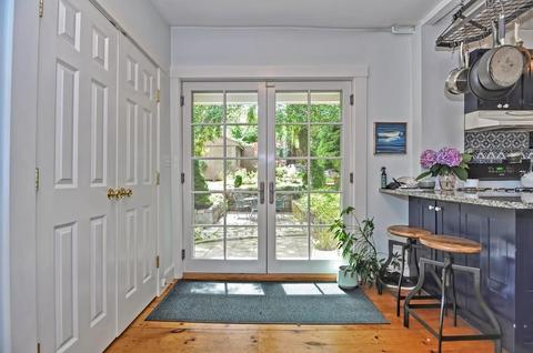 1091 Washington St, Gloucester, MA 01930 photo 2