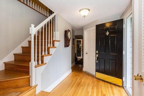 9 Mohawk Dr, Framingham, MA 01701 photo 3
