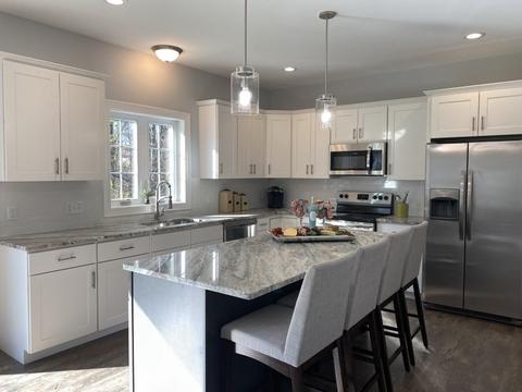 48 Sycamore Ln, Chicopee, MA 01013 photo 3