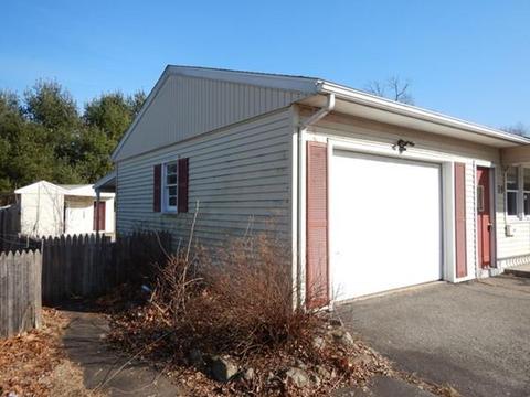 79 Acrebrook Dr, Chicopee, MA 01020 photo 2