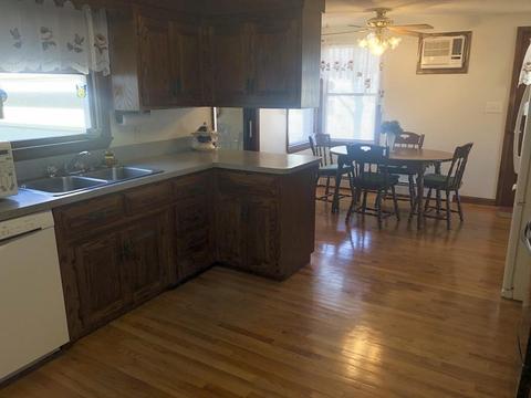 853 Grattan St, Chicopee, MA 01020 photo 8