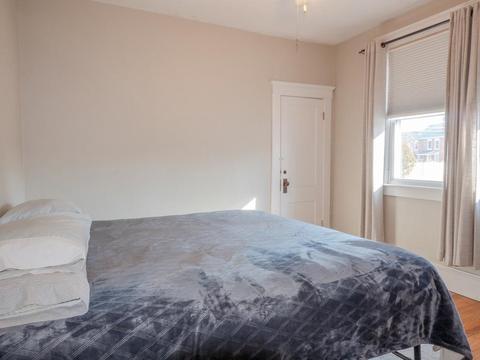 47 E Silver St, Westfield, MA 01085 photo 3