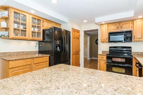 4 Laurelwoods Dr, Townsend, MA 01474 photo 3