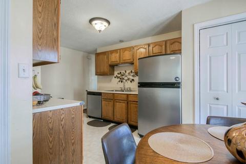 5 Castlegate Dr #B, Springfield, MA 01129 photo 8