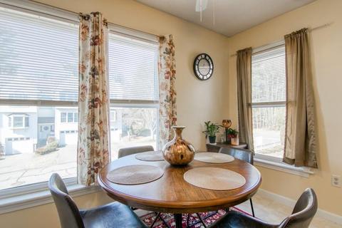 5 Castlegate Dr #B, Springfield, MA 01129 photo 7