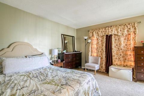 5 Castlegate Dr #B, Springfield, MA 01129 photo 12