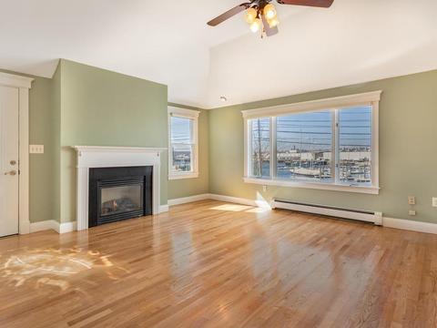74 E Main St #2, Gloucester, MA 01930 photo 2