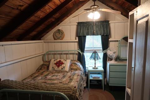 1 Cobble Is, Webster, MA 01570 photo 12