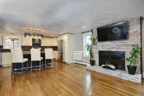44 N High St, Foxboro, MA 02035 photo 5
