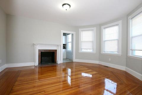 18 Haskell St, Beverly, MA 01915 photo 3