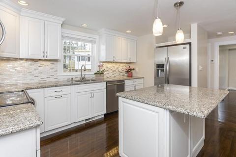 21 Hunt St, Reading, MA 01867 photo 5