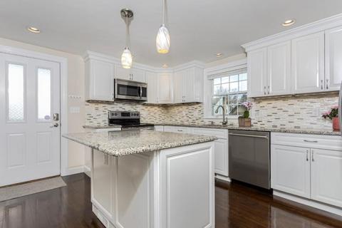 21 Hunt St, Reading, MA 01867 photo 3