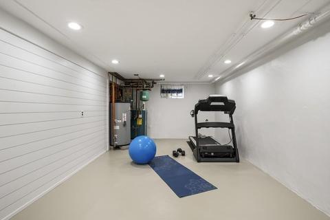 26 Roberts Rd, Wellesley, MA 02481 photo 24