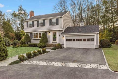 26 Roberts Rd, Wellesley, MA 02481 photo 1