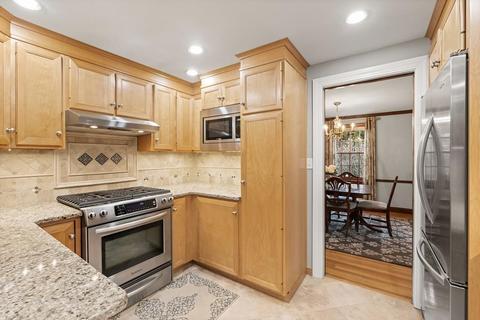 26 Roberts Rd, Wellesley, MA 02481 photo 10