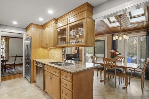 26 Roberts Rd, Wellesley, MA 02481 photo 8