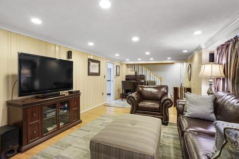 26 Roberts Rd, Wellesley, MA 02481 photo 22