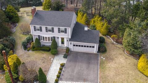 26 Roberts Rd, Wellesley, MA 02481 photo 2