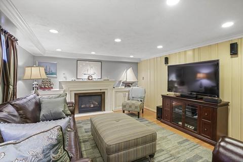 26 Roberts Rd, Wellesley, MA 02481 photo 21