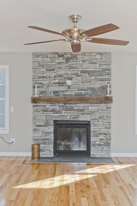 122 Barrington Dr, Springfield, MA 01129 photo 18