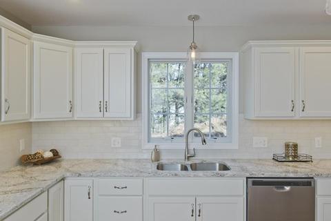 122 Barrington Dr, Springfield, MA 01129 photo 6