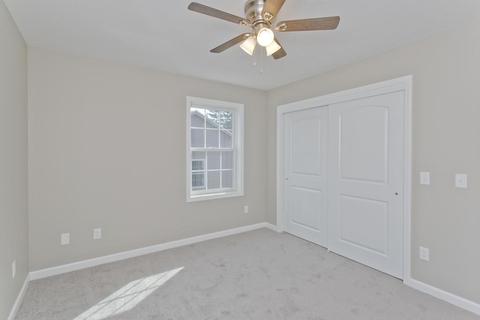 122 Barrington Dr, Springfield, MA 01129 photo 28
