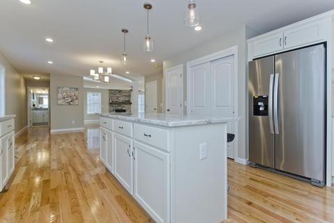 122 Barrington Dr, Springfield, MA 01129 photo 9