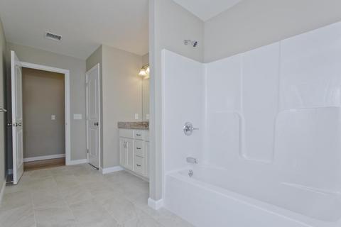 122 Barrington Dr, Springfield, MA 01129 photo 24