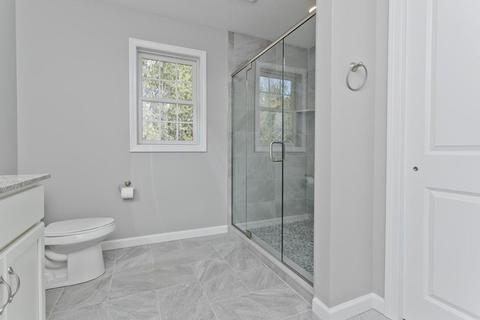 122 Barrington Dr, Springfield, MA 01129 photo 36