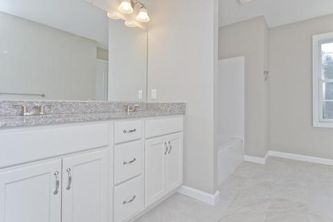 122 Barrington Dr, Springfield, MA 01129 photo 22