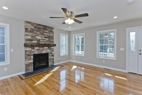 128 Barrington Dr, Springfield, MA 01129 photo 4