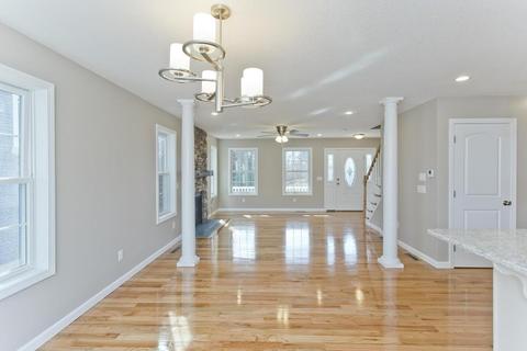 128 Barrington Dr, Springfield, MA 01129 photo 9