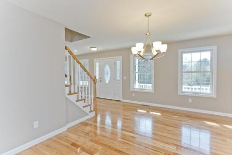 128 Barrington Dr, Springfield, MA 01129 photo 16