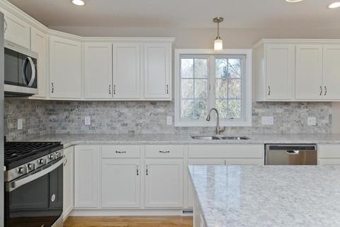 128 Barrington Dr, Springfield, MA 01129 photo 13