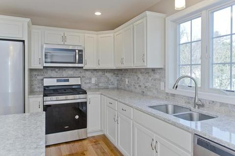 128 Barrington Dr, Springfield, MA 01129 photo 11