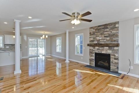 128 Barrington Dr, Springfield, MA 01129 photo 5