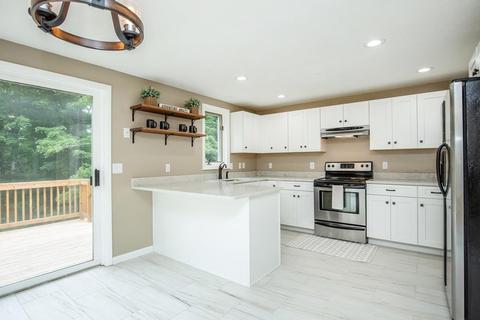 156 Wheel Wright Rd, Hampstead, NH 03841 photo 4