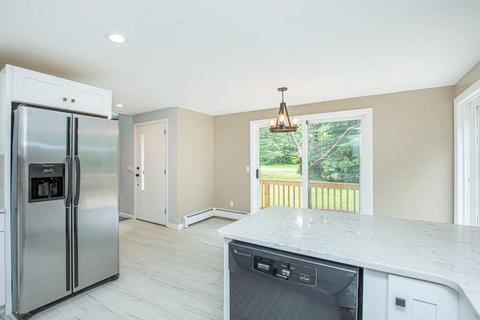 156 Wheel Wright Rd, Hampstead, NH 03841 photo 8
