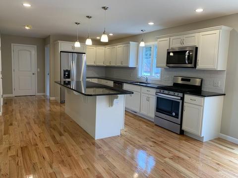 18 Walsh St, Springfield, MA 01109 photo 2