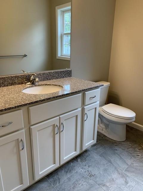 18 Walsh St, Springfield, MA 01109 photo 11