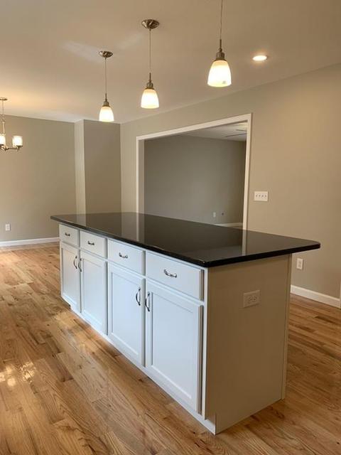 18 Walsh St, Springfield, MA 01109 photo 7