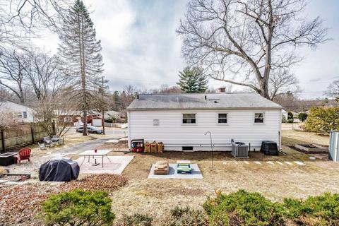 75 Regal St, Springfield, MA 01118 photo 21