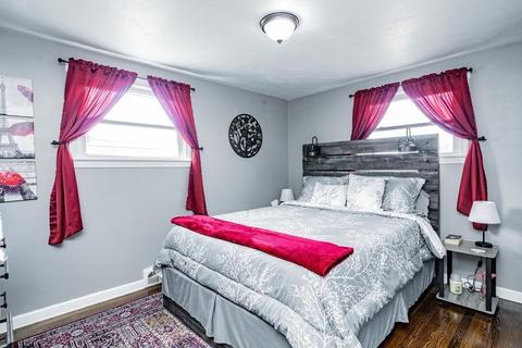 75 Regal St, Springfield, MA 01118 photo 11