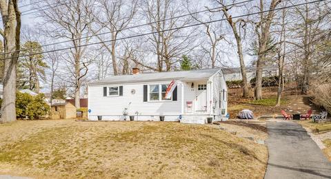 75 Regal St, Springfield, MA 01118 photo 25