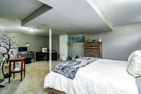 75 Regal St, Springfield, MA 01118 photo 15