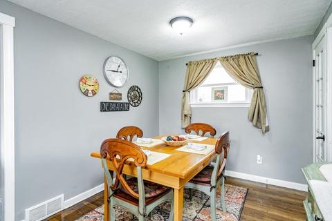 75 Regal St, Springfield, MA 01118 photo 5