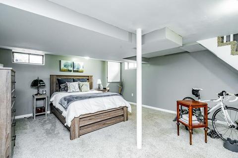 75 Regal St, Springfield, MA 01118 photo 14
