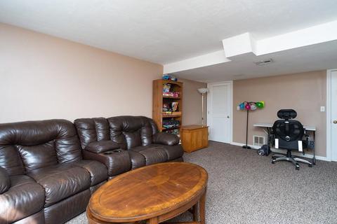 2 Ledgewood Ln, Worcester, MA 01609 photo 32